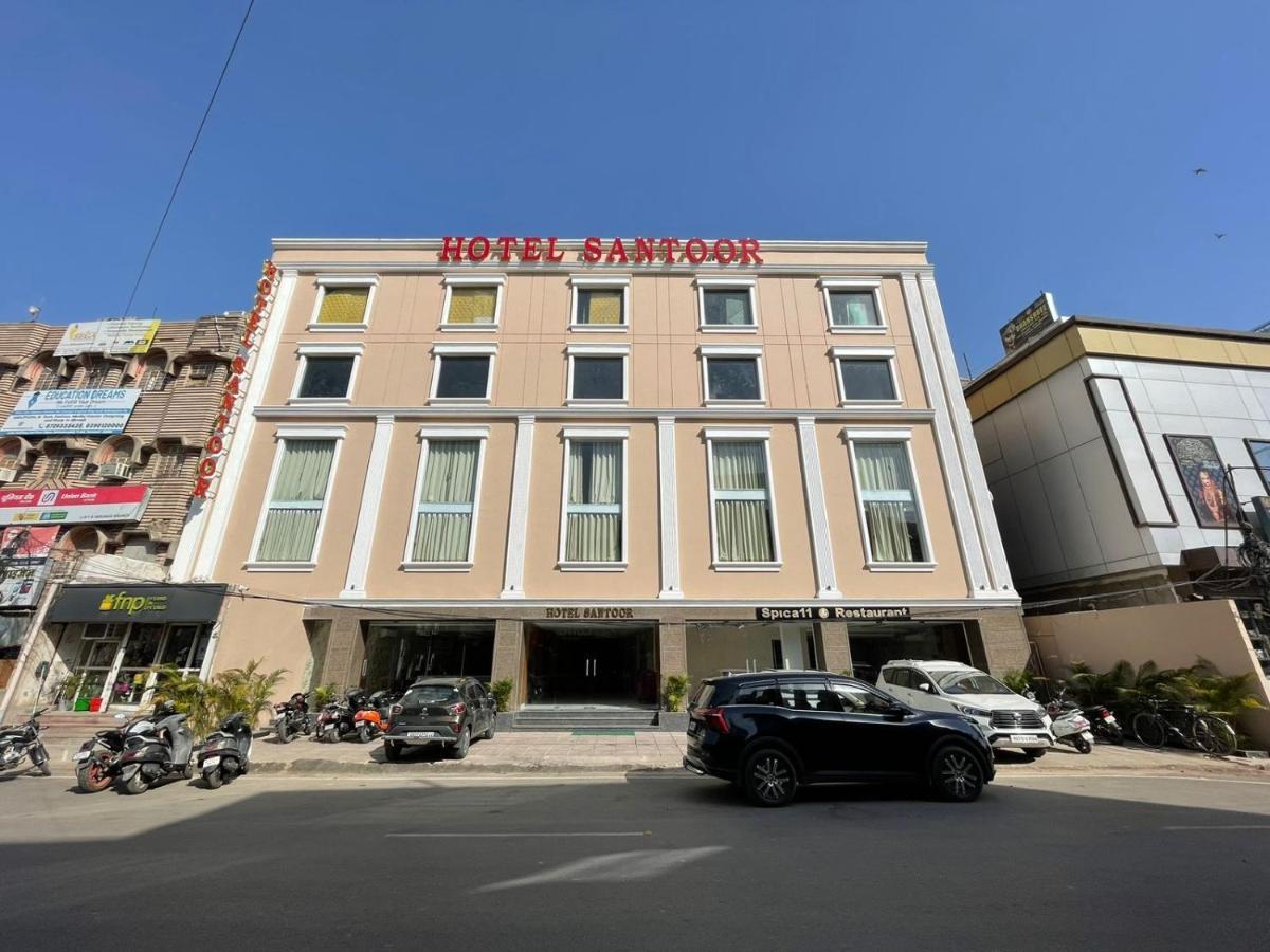 Hotel Santoor Varanasi Esterno foto