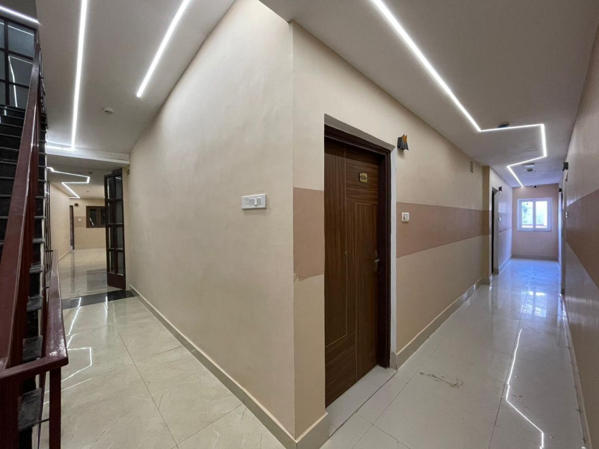 Hotel Santoor Varanasi Esterno foto