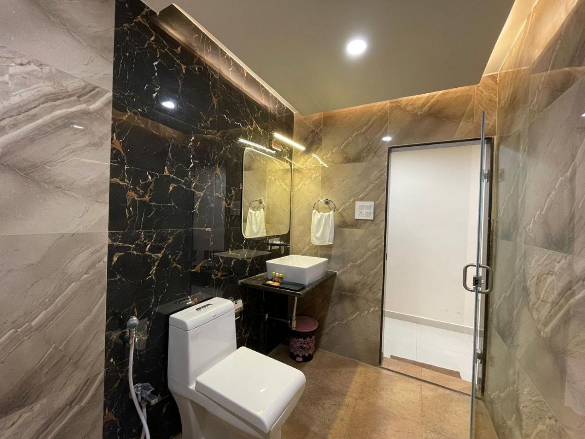 Hotel Santoor Varanasi Esterno foto