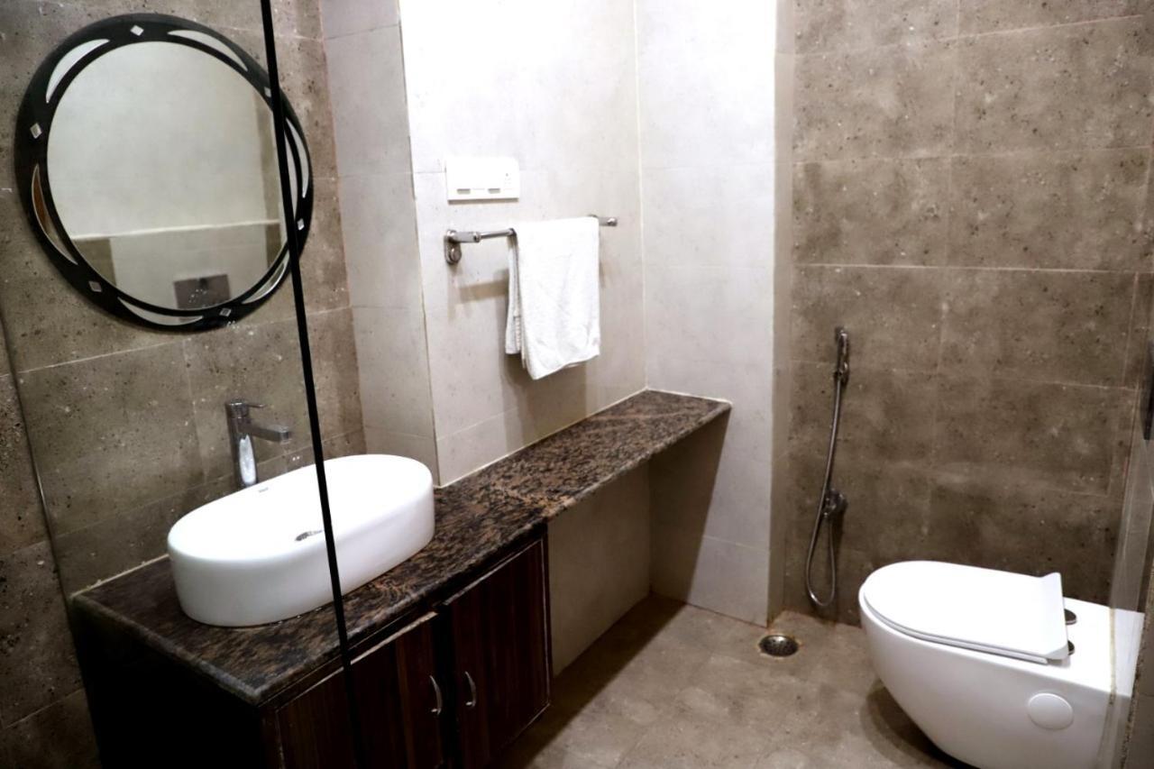 Hotel Santoor Varanasi Esterno foto