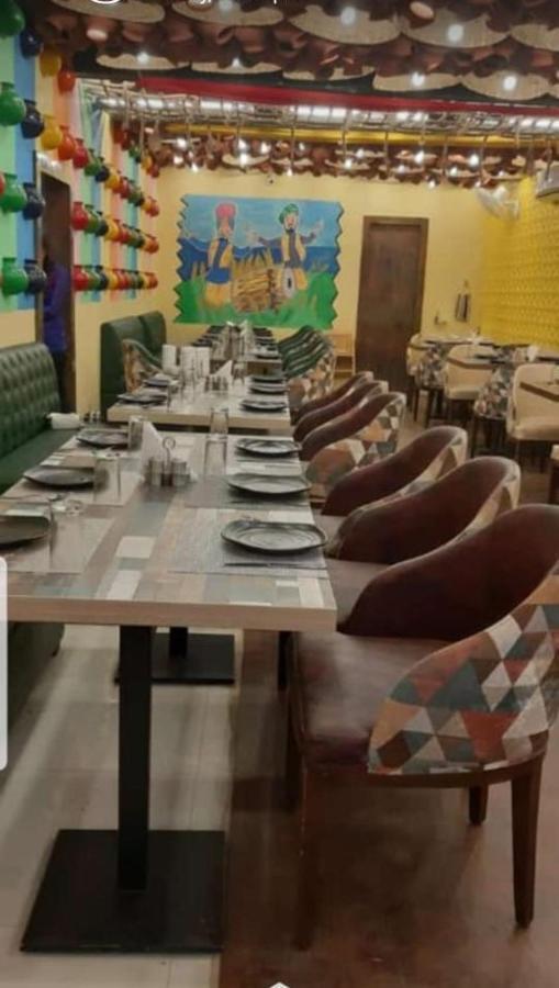 Hotel Santoor Varanasi Esterno foto