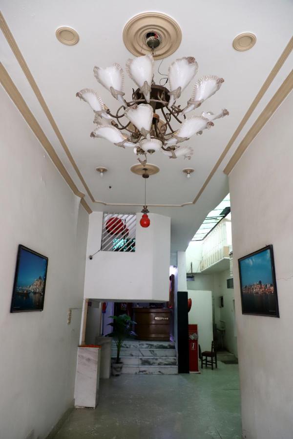 Hotel Santoor Varanasi Esterno foto